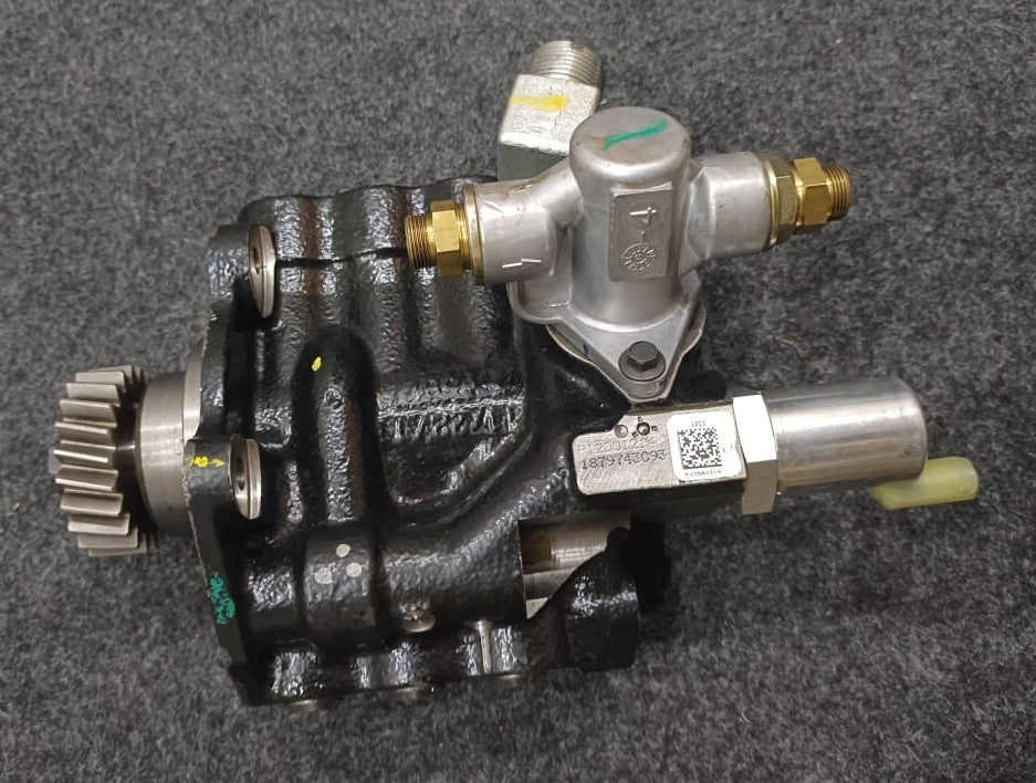 International Fuel Injection Pump | P/N 1879743C93 — view 6