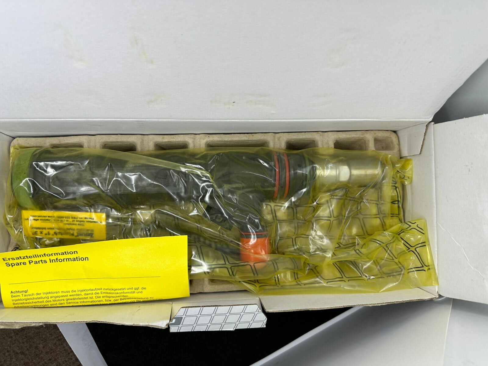 MTU 4000 Fuel Injector | P/N EX59407500020 — rear view