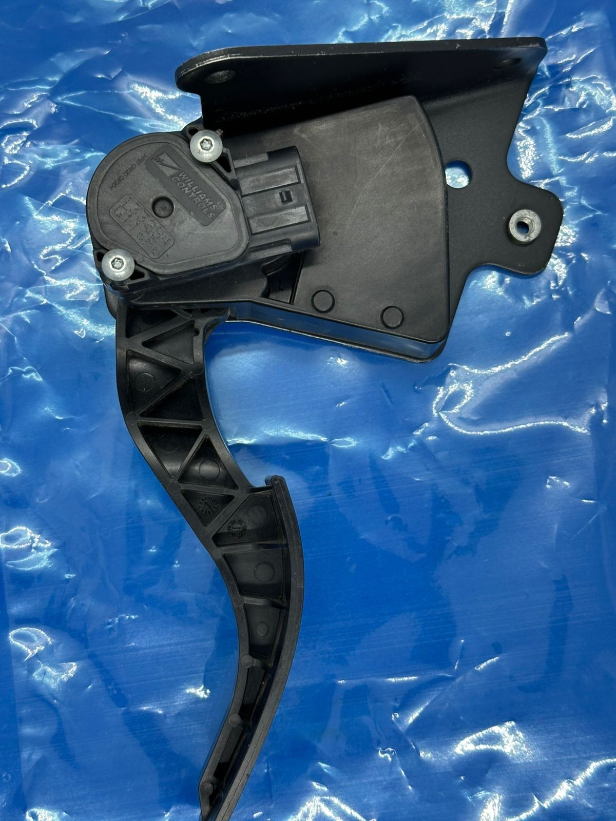 International Accelerator Pedal Assembly 2596214C91 - view 6