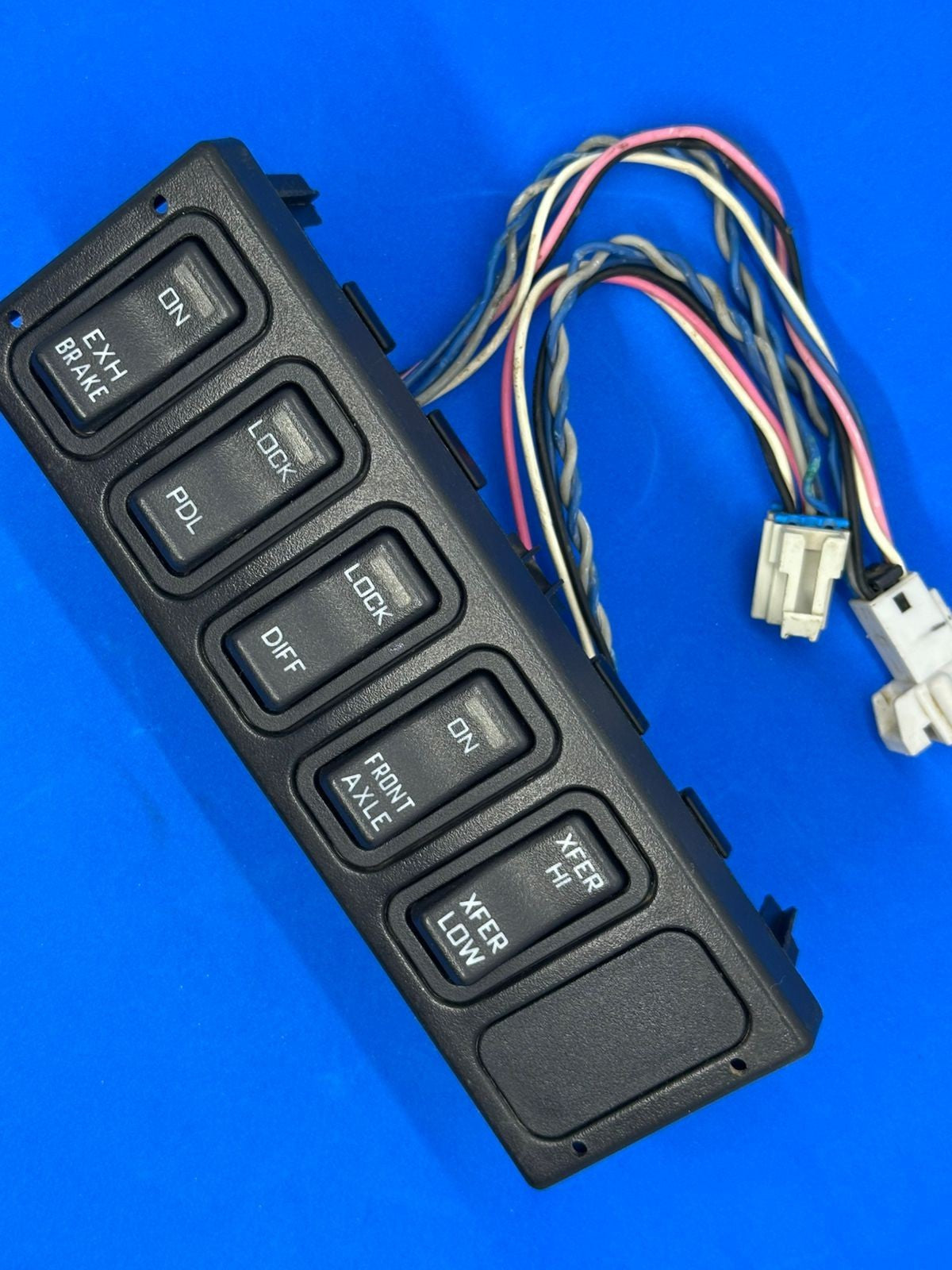 International Dash Switch Panel 3549776C5 - view 2